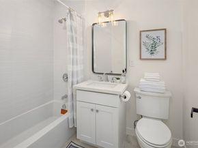 7521 12th Avenue NW, Seattle WA 98117