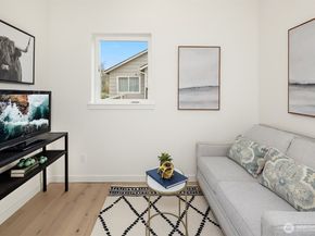 7521 12th Avenue NW, Seattle WA 98117