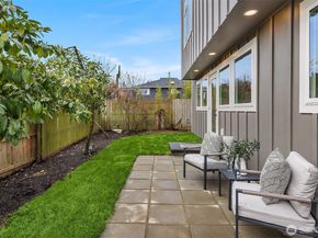 7521 12th Avenue NW, Seattle WA 98117