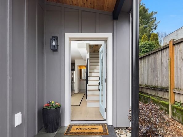 7521 12th Avenue NW, Seattle WA 98117