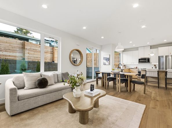 3806 42nd Avenue SW, Seattle WA 98116