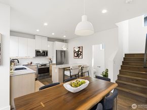 3806 42nd Avenue SW, Seattle WA 98116