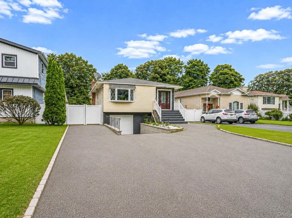 68 Prospect Drive, Brentwood NY 11717