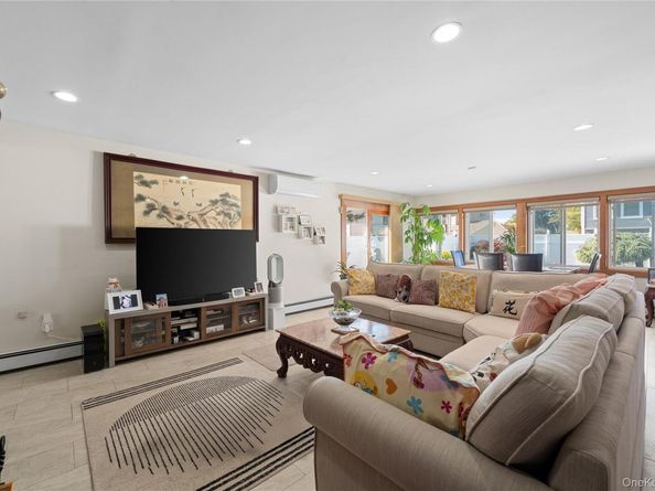 27 Eden Lane, Levittown NY 11756
