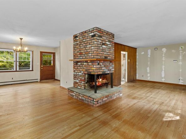 11 Woodycrest Drive, Northport NY 11768