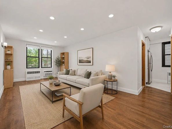 50-21 39th Place 2E, Sunnyside NY 11104