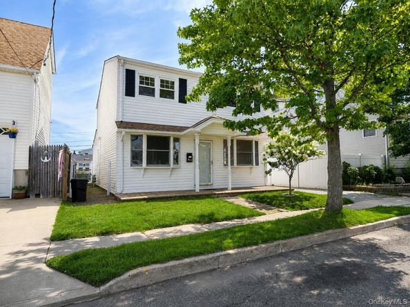 644 South 8th  Street, West Babylon NY 11757