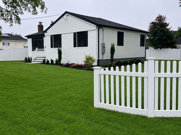 98 Beecher Road, North Babylon NY 11703