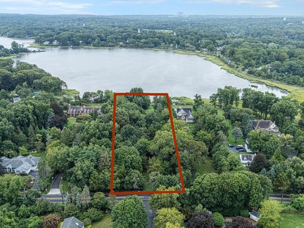 59 Dyke Road, Setauket NY 11733