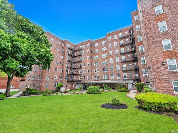 84-50 169th Street 410, Jamaica Hills NY 11432