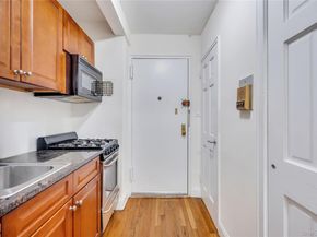 84-50 169th Street 410, Jamaica Hills NY 11432