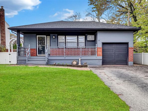66 Phelps Lane, North Babylon NY 11703