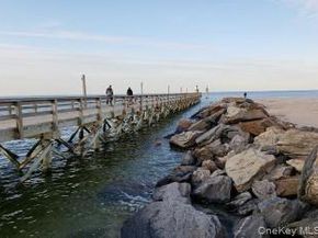6 George Court, Miller Place NY 11764