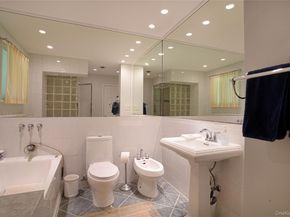 50 Runnymeade Drive, East Hampton NY 11937