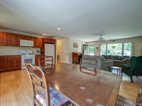37 Crescent Bow, Ridge NY 11961