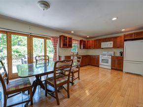 37 Crescent Bow, Ridge NY 11961