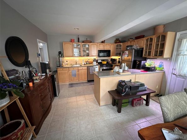568 Irving Street, Westbury NY 11590
