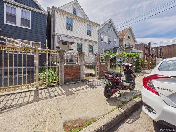 4432 Carpenter Avenue, Bronx NY 10470