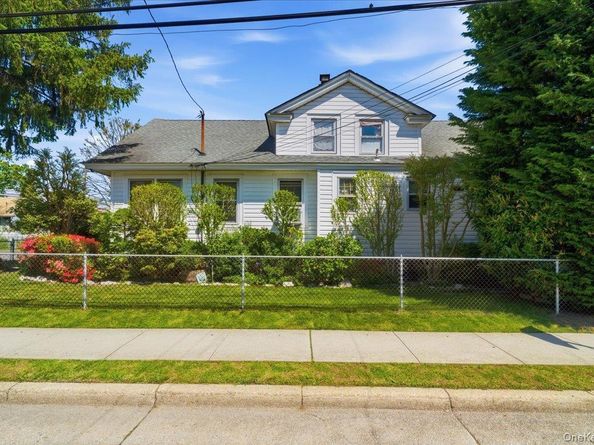 44 Saint Pauls Road S, Hempstead NY 11550