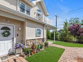 206 Anchor Court, Copiague NY 11726