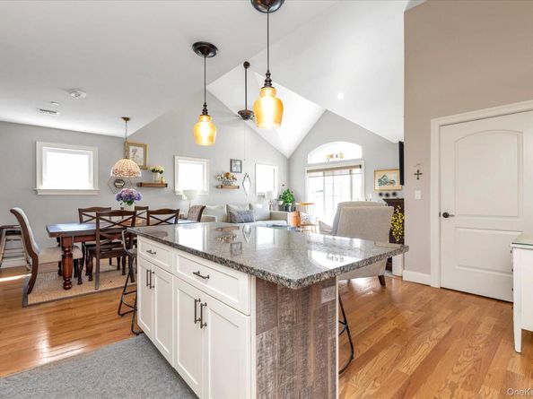 206 Anchor Court, Copiague NY 11726