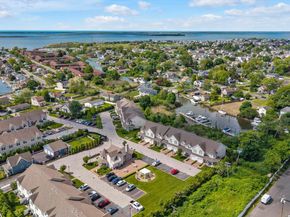 206 Anchor Court, Copiague NY 11726