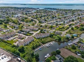 206 Anchor Court, Copiague NY 11726