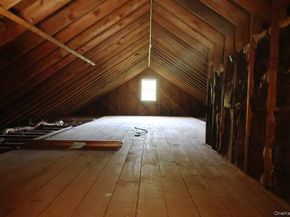 2 Hemlock Court, Bay Shore NY 11706