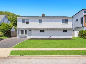 7 Sunrise Lane, Levittown NY 11756
