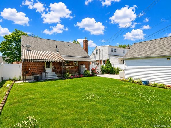 43 McAlester Avenue, Hicksville NY 11801