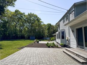 8 Donnatella Lane, Nesconset NY 11767