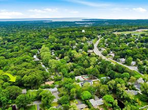 25 Edcris Lane, Huntington NY 11743