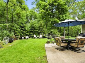 25 Edcris Lane, Huntington NY 11743