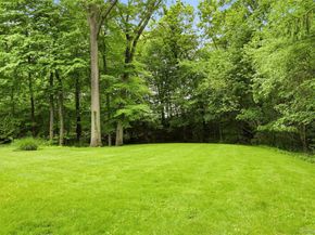 25 Edcris Lane, Huntington NY 11743