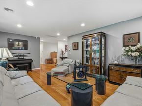 25 Edcris Lane, Huntington NY 11743