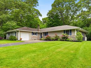 25 Edcris Lane, Huntington NY 11743