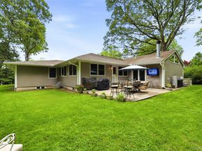 25 Edcris Lane, Huntington NY 11743