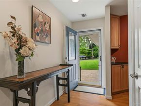 25 Edcris Lane, Huntington NY 11743