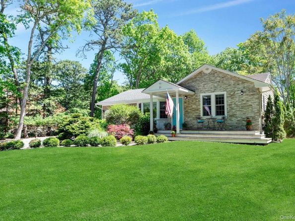 21 Jones Road, Hampton Bays NY 11946