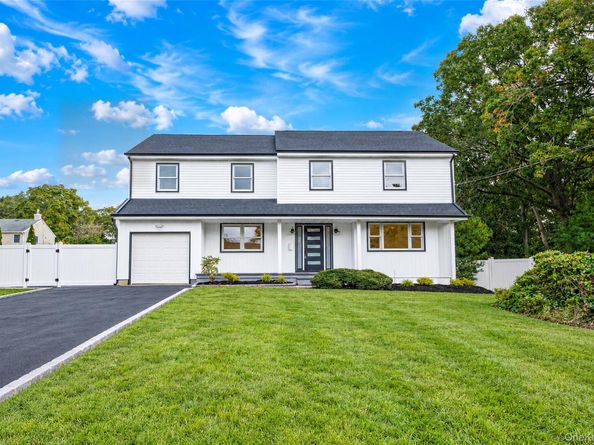 25 Avenue B, Holbrook NY 11741