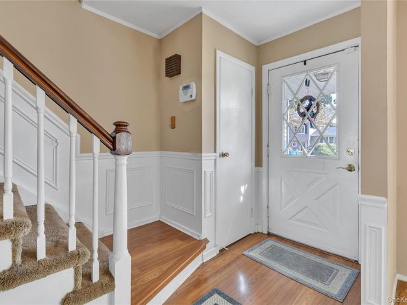 5 Mathews Street, Melville NY 11747
