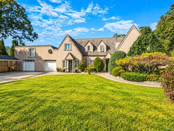 414 Avalon Place, East Meadow NY 11554