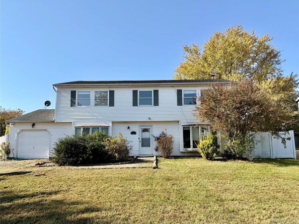 4 Rustic Avenue, Medford NY 11763