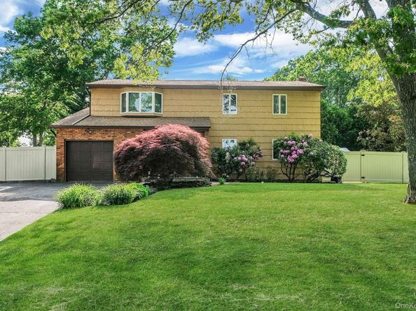 26 Heritage Place S, Nesconset NY 11767