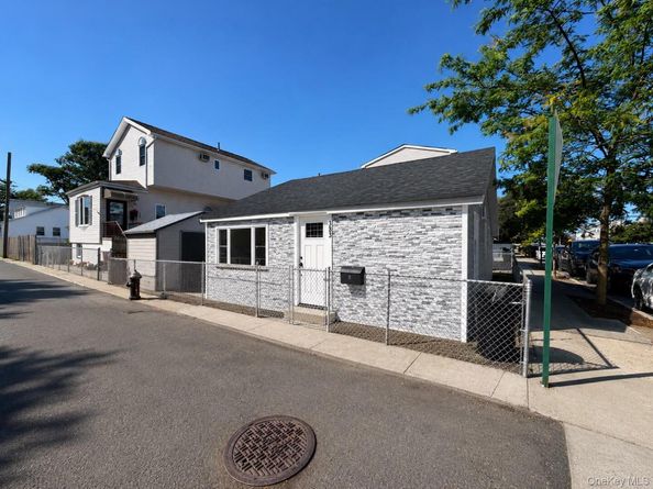 11 Ivan Court, Brooklyn NY 11229
