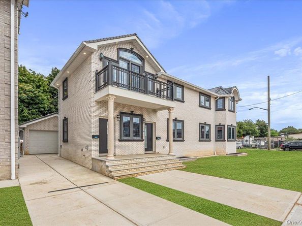 15033 Hawtree St, Ozone Park NY 11417