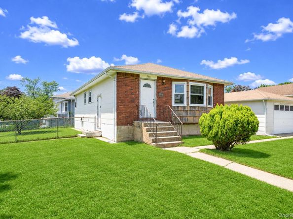 250 Church Street, Freeport NY 11520