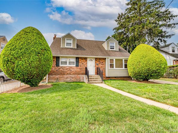 578 Northern Parkway, Uniondale NY 11553