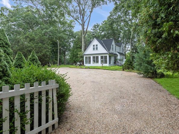 601 Water Mill Towd Road, Southampton NY 11968
