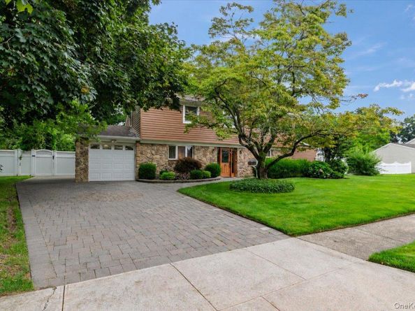 9 Donald Drive, Plainview NY 11803